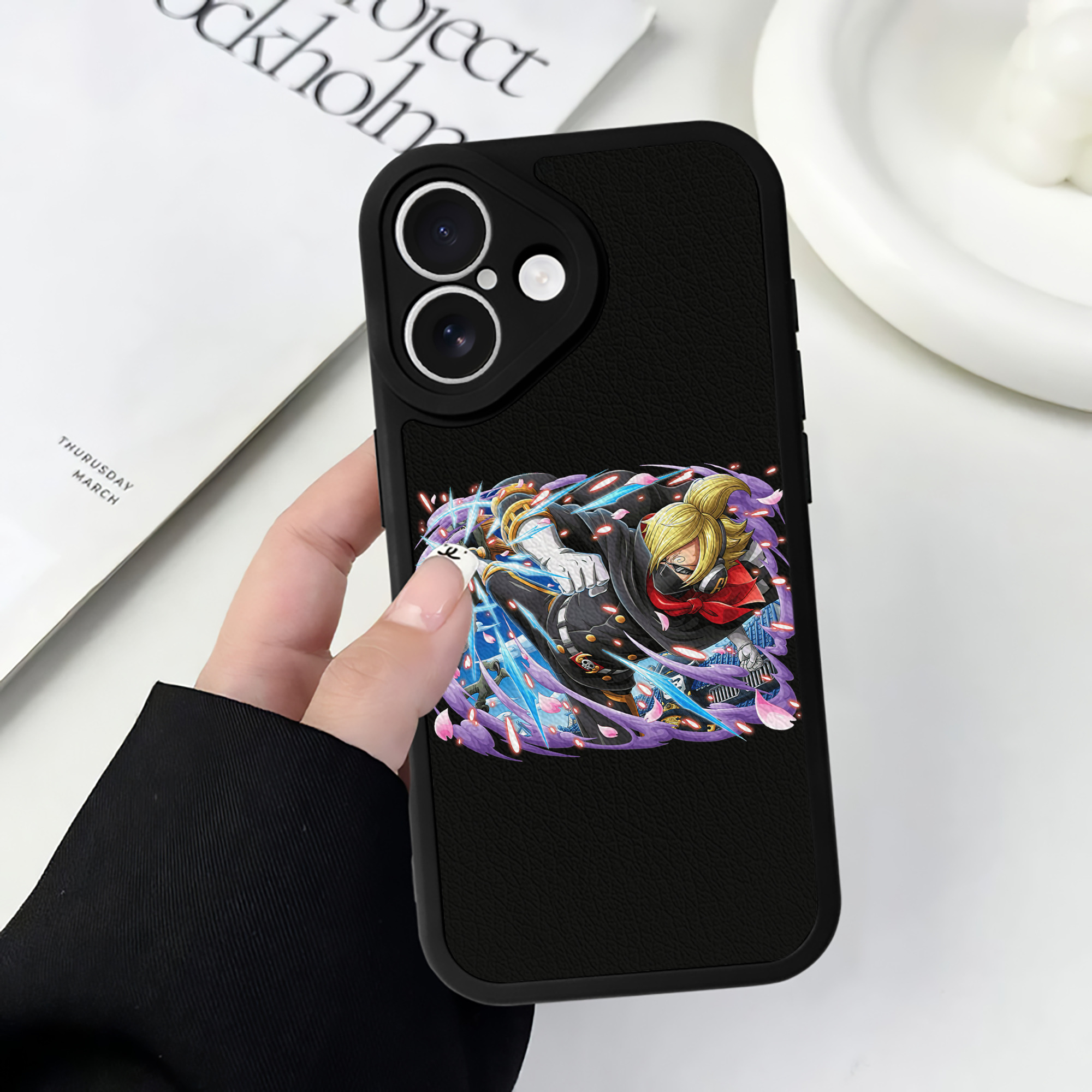 （画像用） ワンピース サンジ ONE PIECE Sanji 【iPhone 16シリーズ対応】シリコンスマホケース（レザー調） 材質：シリコン